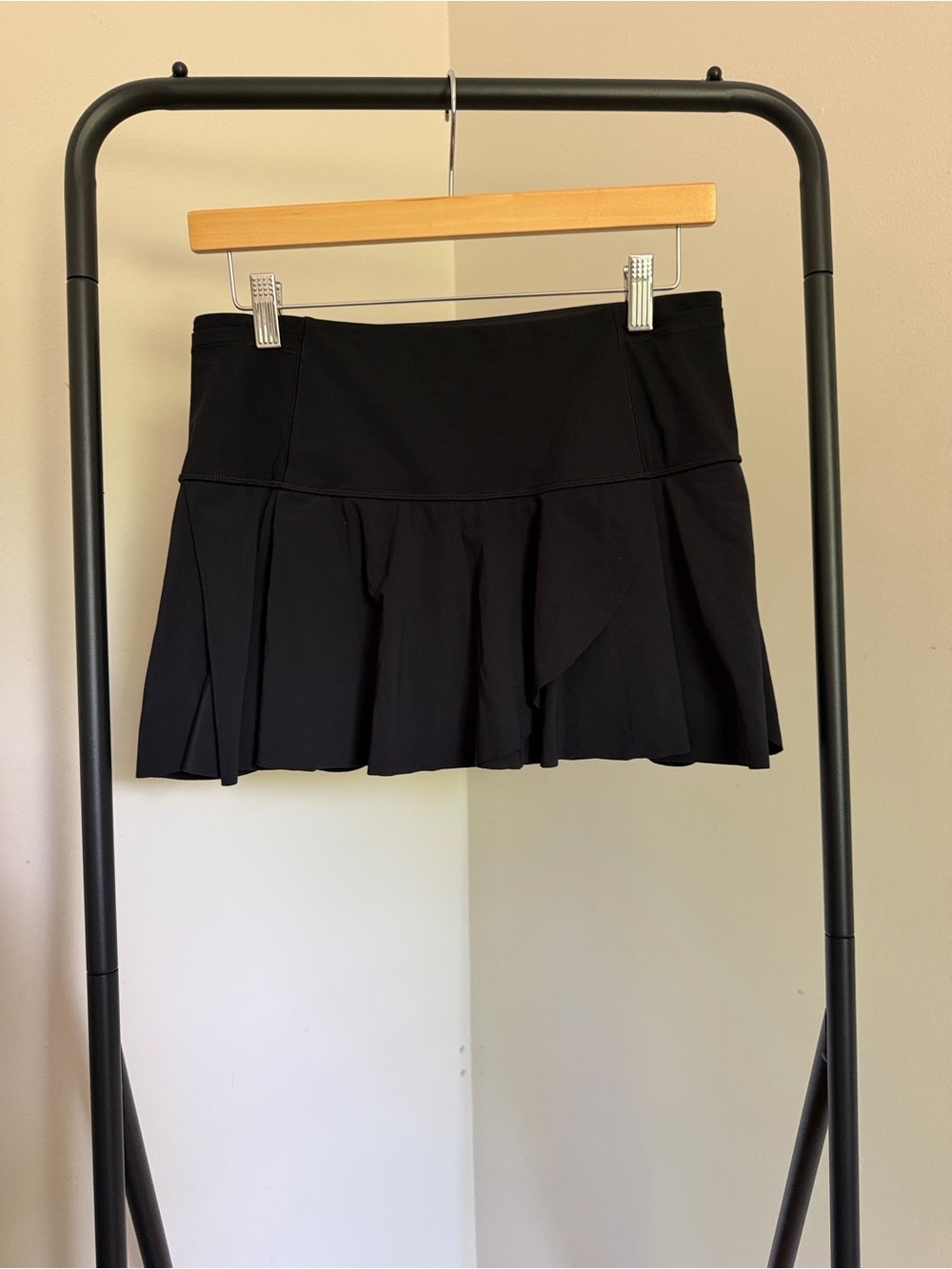 Lululemon Mid-Rise Pleated Athletic Skirt